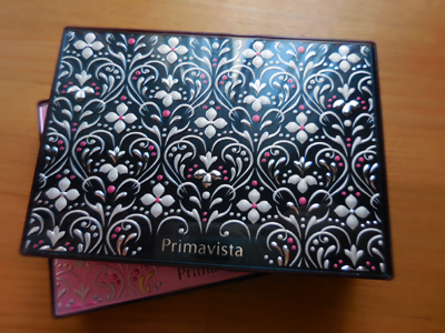プリマヴィスタ くずれにくい 化粧のり実感 パウダーファンデーションUVの黒のケース