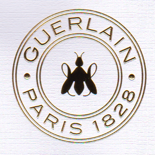 ゲランのアイコンである蜂は、献上した香水のボトルにも刻まれている、皇室の紋章